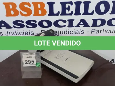 LOTE 295 - 01 SCANNER MODELO FI-7280 MARCA FUJITSU. (NO ESTADO) ATENÇÃO! FAZER A VISITAÇÃO ANTES DE ARREMATAR, NÃO SABEMOS SE FUNCIONA. LEILÃO NÃO TEM GARANTIA E NEM DEVOLUÇÃO, SUJEITO A POSSÍVEIS AVARIAS VISÍVEIS/OCULTAS E/OU AUSÊNCIA DE COMPONENTES.