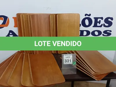 LOTE 331 - 20 PEÇAS DE MADEIRA 30,00. (NO ESTADO) ATENÇÃO! FAZER A VISITAÇÃO ANTES DE ARREMATAR, NÃO SABEMOS SE FUNCIONA. LEILÃO NÃO TEM GARANTIA E NEM DEVOLUÇÃO, SUJEITO A POSSÍVEIS AVARIAS VISÍVEIS/OCULTAS E/OU AUSÊNCIA DE COMPONENTES.