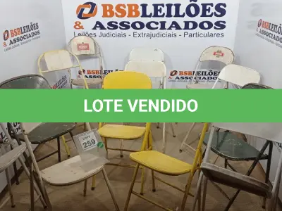 LOTE 259 - 13 CADEIRAS DOBRÁVEIS DE FERRO. (NO ESTADO) ATENÇÃO! FAZER A VISITAÇÃO ANTES DE ARREMATAR, NÃO SABEMOS SE FUNCIONA. LEILÃO NÃO TEM GARANTIA E NEM DEVOLUÇÃO, SUJEITO A POSSÍVEIS AVARIAS VISÍVEIS/OCULTAS E/OU AUSÊNCIA DE COMPONENTES.