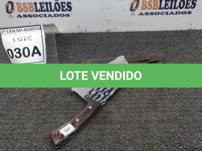 LOTE 030 - 01 CUTELO  IMPORTADA AÇO INOXIDÁVEL CABO EM MADEIRA  FULL TANG BAINHA DE NAPA  TAMANHO TOTAL 30CM PESO 318G JÁ. (NO ESTADO) ATENÇÃO! FAZER A VISITAÇÃO ANTES DE ARREMATAR, NÃO SABEMOS SE FUNCIONA. LEILÃO NÃO TEM GARANTIA E NEM DEVOLUÇÃO, SUJEITO A POSSÍVEIS AVARIAS VISÍVEIS/OCULTAS E/OU AUSÊNCIA DE COMPONENTES.