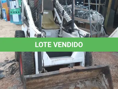 LOTE 526 - 01 BOBCAT M611 DIESEL COM PÁ BATERIA NOVA( NO ESTADO)