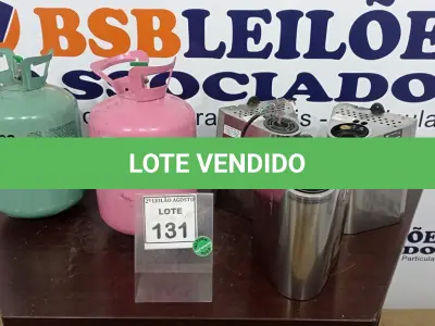 LOTE 131 - 02 BOTIJÕES DE AR VAZIOS E 03 SECADORES DE MÃO. (NO ESTADO) ATENÇÃO! FAZER A VISITAÇÃO ANTES DE ARREMATAR, NÃO SABEMOS SE FUNCIONA. LEILÃO NÃO TEM GARANTIA E NEM DEVOLUÇÃO, SUJEITO A POSSÍVEIS AVARIAS VISÍVEIS/OCULTAS E/OU AUSÊNCIA DE COMPONENTES.