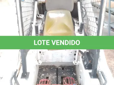 LOTE 526 - 01 BOBCAT M611 DIESEL COM PÁ BATERIA NOVA( NO ESTADO)