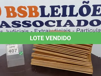 LOTE 407 - 20 PEÇAS DE MADEIRA. (NO ESTADO) ATENÇÃO! FAZER A VISITAÇÃO ANTES DE ARREMATAR, NÃO SABEMOS SE FUNCIONA. LEILÃO NÃO TEM GARANTIA E NEM DEVOLUÇÃO, SUJEITO A POSSÍVEIS AVARIAS VISÍVEIS/OCULTAS E/OU AUSÊNCIA DE COMPONENTES.