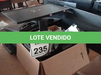 LOTE 235 - 07 MONITORES DE MARCAS MODELOS DIVERSOS. (NO ESTADO) ATENÇÃO! FAZER A VISITAÇÃO ANTES DE ARREMATAR, NÃO SABEMOS SE FUNCIONA. LEILÃO NÃO TEM GARANTIA E NEM DEVOLUÇÃO, SUJEITO A POSSÍVEIS AVARIAS VISÍVEIS/OCULTAS E/OU AUSÊNCIA DE COMPONENTES.