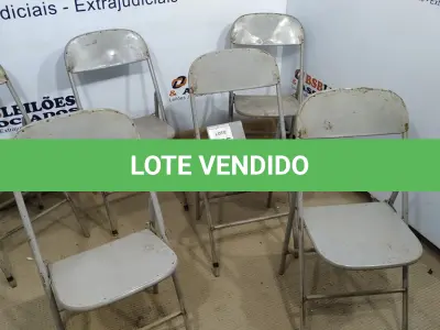 LOTE 445 - 06 CADEIRAS DE FERRO DOBRÁVEL. (NO ESTADO) ATENÇÃO! FAZER A VISITAÇÃO ANTES DE ARREMATAR, NÃO SABEMOS SE FUNCIONA. LEILÃO NÃO TEM GARANTIA E NEM DEVOLUÇÃO, SUJEITO A POSSÍVEIS AVARIAS VISÍVEIS/OCULTAS E/OU AUSÊNCIA DE COMPONENTES.