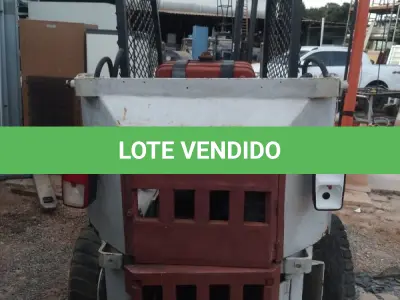 LOTE 526 - 01 BOBCAT M611 DIESEL COM PÁ BATERIA NOVA( NO ESTADO)