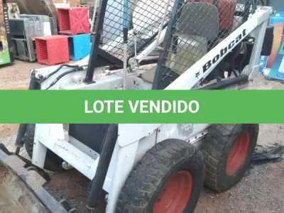 LOTE 526 - 01 BOBCAT M611 DIESEL COM PÁ BATERIA NOVA( NO ESTADO)