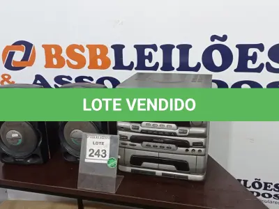 LOTE 243 - 01 APARELHO DE SOM COM 02 CAIXAS MARCA GRADIENTE. (NO ESTADO) ATENÇÃO! FAZER A VISITAÇÃO ANTES DE ARREMATAR, NÃO SABEMOS SE FUNCIONA. LEILÃO NÃO TEM GARANTIA E NEM DEVOLUÇÃO, SUJEITO A POSSÍVEIS AVARIAS VISÍVEIS/OCULTAS E/OU AUSÊNCIA DE COMPONENTES.