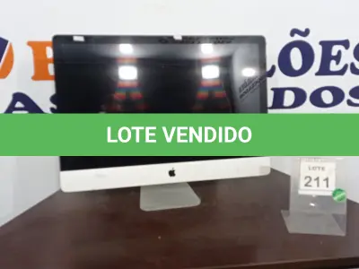 LOTE 211 - 01 IMAC  APPLE. (NO ESTADO) ATENÇÃO! FAZER A VISITAÇÃO ANTES DE ARREMATAR, NÃO SABEMOS SE FUNCIONA, LEILÃO NÃO TEM GARANTIA E NEM DEVOLUÇÃO, SUJEITO A POSSÍVEIS AVARIAS VISÍVEIS/OCULTAS E/OU AUSÊNCIA DE COMPONENTES.