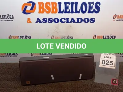 LOTE 025 - 01 CAIXA DE SOM JBL. (NO ESTADO) ATENÇÃO! FAZER A VISITAÇÃO ANTES DE ARREMATAR, NÃO SABEMOS SE FUNCIONA, LEILÃO NÃO TEM GARANTIA E NEM DEVOLUÇÃO, SUJEITO A POSSÍVEIS AVARIAS VISÍVEIS/OCULTAS E/OU AUSÊNCIA DE COMPONENTES.