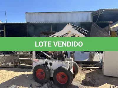 LOTE 526 - 01 BOBCAT M611 DIESEL COM PÁ BATERIA NOVA( NO ESTADO)