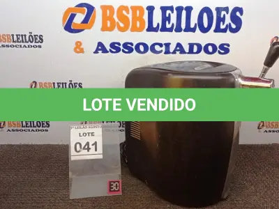 LOTE 041 - 01 CHOPEIRA HEINEKEN MARCA KRUPS. (NO ESTADO) ATENÇÃO! FAZER A VISITAÇÃO ANTES DE ARREMATAR, NÃO SABEMOS SE FUNCIONA, LEILÃO NÃO TEM GARANTIA E NEM DEVOLUÇÃO, SUJEITO A POSSÍVEIS AVARIAS VISÍVEIS/OCULTAS E/OU AUSÊNCIA DE COMPONENTES.