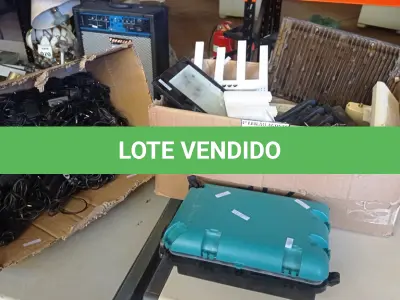 LOTE 135 - 01 CAIXA PARA REDE FIBRA ÓTICA E GRANDE QUANTIDADE DE FONTES E ROTEADORES. (NO ESTADO) ATENÇÃO! FAZER A VISITAÇÃO ANTES DE ARREMATAR, NÃO SABEMOS SE FUNCIONA, LEILÃO NÃO TEM GARANTIA E NEM DEVOLUÇÃO, SUJEITO A POSSÍVEIS AVARIAS VISÍVEIS/OCULTAS E/OU AUSÊNCIA DE COMPONENTES.