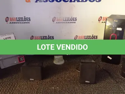 LOTE 047 - 01 HOME THEATER COM 06 CAIXAS MARCA PHILCO. (NO ESTADO) ATENÇÃO! FAZER A VISITAÇÃO ANTES DE ARREMATAR, NÃO SABEMOS SE FUNCIONA, LEILÃO NÃO TEM GARANTIA E NEM DEVOLUÇÃO, SUJEITO A POSSÍVEIS AVARIAS VISÍVEIS/OCULTAS E/OU AUSÊNCIA DE COMPONENTES.