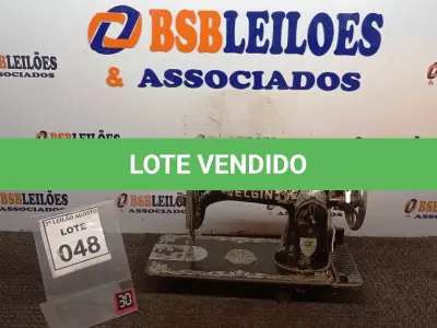LOTE 048 - 01 MÁQUINA DE COSTURA MARCA ELGIN. (NO ESTADO) ATENÇÃO! FAZER A VISITAÇÃO ANTES DE ARREMATAR, NÃO SABEMOS SE FUNCIONA, LEILÃO NÃO TEM GARANTIA E NEM DEVOLUÇÃO, SUJEITO A POSSÍVEIS AVARIAS VISÍVEIS/OCULTAS E/OU AUSÊNCIA DE COMPONENTES.