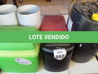 LOTE 052 - 01 TRITURADOR DE PAPEL 02 CAIXAS TÉRMICAS, 02 LIXEIRAS E 01 TAMBOR DE 50L. (NO ESTADO) ATENÇÃO! FAZER A VISITAÇÃO ANTES DE ARREMATAR, NÃO SABEMOS SE FUNCIONA, LEILÃO NÃO TEM GARANTIA E NEM DEVOLUÇÃO, SUJEITO A POSSÍVEIS AVARIAS VISÍVEIS/OCULTAS E/OU AUSÊNCIA DE COMPONENTES.