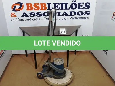 LOTE 019 - 01 ENCERADEIRA INDUSTRIAL. (NO ESTADO) ATENÇÃO! FAZER A VISITAÇÃO ANTES DE ARREMATAR, NÃO SABEMOS SE FUNCIONA. LEILÃO NÃO TEM GARANTIA E NEM DEVOLUÇÃO, SUJEITO A POSSÍVEIS AVARIAS VISÍVEIS/OCULTAS E/OU AUSÊNCIA DE COMPONENTES.