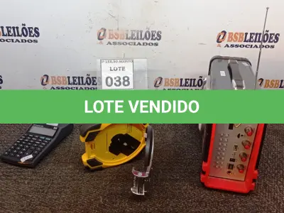 LOTE 038 - 01 CAIXA DE SOM BLUETOOTH, 01 FILMADORA MARCA PANASONIC, 01 TRANSCODER,01 REPRODUTOR DE CP MP3 E 01 CALCULADORA COMERCIAL MARCA HP. (NO ESTADO) ATENÇÃO! FAZER A VISITAÇÃO ANTES DE ARREMATAR, NÃO SABEMOS SE FUNCIONA, LEILÃO NÃO TEM GARANTIA E NEM DEVOLUÇÃO, SUJEITO A POSSÍVEIS AVARIAS VISÍVEIS/OCULTAS E/OU AUSÊNCIA DE COMPONENTES.