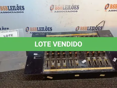 LOTE 215 - 01 MESA DE SOM. (NO ESTADO) ATENÇÃO! FAZER A VISITAÇÃO ANTES DE ARREMATAR, NÃO SABEMOS SE FUNCIONA, LEILÃO NÃO TEM GARANTIA E NEM DEVOLUÇÃO, SUJEITO A POSSÍVEIS AVARIAS VISÍVEIS/OCULTAS E/OU AUSÊNCIA DE COMPONENTES.
