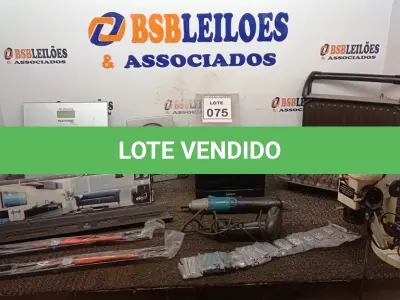 LOTE 075 - 01 GRILL ELÉTRICO MARCA GEORGE FOREMAN, 01 SUPORTE DE TV, 01 APARELHO DE HOME THEATRE, 02 BALANÇAS DIGITAIS, 01 PARAFUSADEIRA COM AVARIAS, 01 LEITOR DE CÓDIGO DE BARRAS E 01 MICROSCÓPIO INCOMPLETO. (NO ESTADO) ATENÇÃO! FAZER A VISITAÇÃO ANTES DE ARREMATAR, NÃO SABEMOS SE FUNCIONA, LEILÃO NÃO TEM GARANTIA E NEM DEVOLUÇÃO, SUJEITO A POSSÍVEIS AVARIAS VISÍVEIS/OCULTAS E/OU AUSÊNCIA DE COMPONENTES.