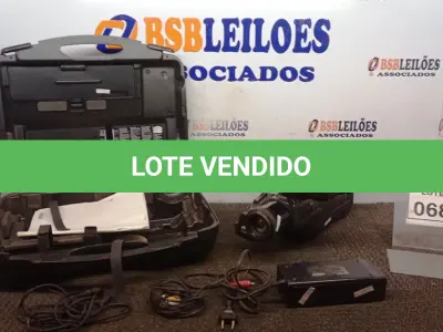 LOTE 068 - 01 FILMADORA MARCA PANASONIC MODELO M9000 COM CASE. (NO ESTADO) ATENÇÃO! FAZER A VISITAÇÃO ANTES DE ARREMATAR, NÃO SABEMOS SE FUNCIONA, LEILÃO NÃO TEM GARANTIA E NEM DEVOLUÇÃO, SUJEITO A POSSÍVEIS AVARIAS VISÍVEIS/OCULTAS E/OU AUSÊNCIA DE COMPONENTES.