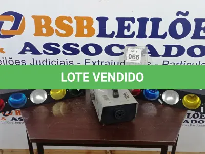 LOTE 066 - 02 REFLETORES DE LUZ E 01 MÁQUINA DE FUMAÇA. (NO ESTADO) ATENÇÃO! FAZER A VISITAÇÃO ANTES DE ARREMATAR, NÃO SABEMOS SE FUNCIONA, LEILÃO NÃO TEM GARANTIA E NEM DEVOLUÇÃO, SUJEITO A POSSÍVEIS AVARIAS VISÍVEIS/OCULTAS E/OU AUSÊNCIA DE COMPONENTES.
