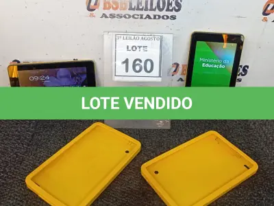 LOTE 160 - 02 TABLETS MARCA CCE. (NO ESTADO) ATENÇÃO! FAZER A VISITAÇÃO ANTES DE ARREMATAR, NÃO SABEMOS SE FUNCIONA, LEILÃO NÃO TEM GARANTIA E NEM DEVOLUÇÃO, SUJEITO A POSSÍVEIS AVARIAS VISÍVEIS/OCULTAS E/OU AUSÊNCIA DE COMPONENTES.