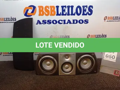 LOTE 050 - 01 CAIXA DE SOM JBL. (NO ESTADO) ATENÇÃO! FAZER A VISITAÇÃO ANTES DE ARREMATAR, NÃO SABEMOS SE FUNCIONA, LEILÃO NÃO TEM GARANTIA E NEM DEVOLUÇÃO, SUJEITO A POSSÍVEIS AVARIAS VISÍVEIS/OCULTAS E/OU AUSÊNCIA DE COMPONENTES.