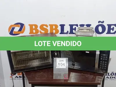 LOTE 104 - 01 MICRO-ONDAS COM PRATO MARCA PANASONIC, 01 FORNO ELÉTRICO MARCA SUGGAR E 01 MÁQUINA DE FAZER MASSAS MARCA MARCATO. (NO ESTADO) ATENÇÃO! FAZER A VISITAÇÃO ANTES DE ARREMATAR, NÃO SABEMOS SE FUNCIONA, LEILÃO NÃO TEM GARANTIA E NEM DEVOLUÇÃO, SUJEITO A POSSÍVEIS AVARIAS VISÍVEIS/OCULTAS E/OU AUSÊNCIA DE COMPONENTES.