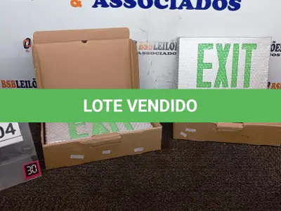 LOTE 004 - 02 PLACAS LUMINOSAS EXIT. (NO ESTADO) ATENÇÃO! FAZER A VISITAÇÃO ANTES DE ARREMATAR, NÃO SABEMOS SE FUNCIONA, LEILÃO NÃO TEM GARANTIA E NEM DEVOLUÇÃO, SUJEITO A POSSÍVEIS AVARIAS VISÍVEIS/OCULTAS E/OU AUSÊNCIA DE COMPONENTES.