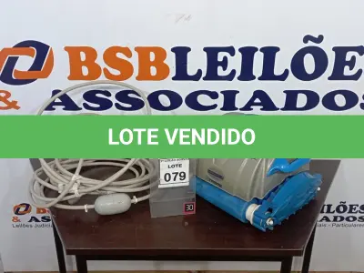 LOTE 079 - 01 ASPIRADOR DE PISCINA. (NO ESTADO) ATENÇÃO! FAZER A VISITAÇÃO ANTES DE ARREMATAR, NÃO SABEMOS SE FUNCIONA, LEILÃO NÃO TEM GARANTIA E NEM DEVOLUÇÃO, SUJEITO A POSSÍVEIS AVARIAS VISÍVEIS/OCULTAS E/OU AUSÊNCIA DE COMPONENTES.
