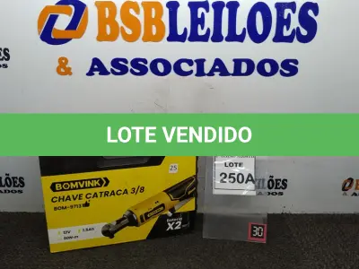 LOTE 250 - 01 CHAVE CATRACA 3/8  COM DUAS BATERIAS  12V MALETA E ACESSÓRIOS. (NO ESTADO) ATENÇÃO! FAZER A VISITAÇÃO ANTES DE ARREMATAR, NÃO SABEMOS SE FUNCIONA. LEILÃO NÃO TEM GARANTIA E NEM DEVOLUÇÃO, SUJEITO A POSSÍVEIS AVARIAS VISÍVEIS/OCULTAS E/OU AUSÊNCIA DE COMPONENTES.