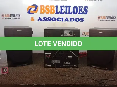 LOTE 067 - 01 APARELHO DE SOM COM 02 CAIXAS MARCA SONY. (NO ESTADO) ATENÇÃO! FAZER A VISITAÇÃO ANTES DE ARREMATAR, NÃO SABEMOS SE FUNCIONA, LEILÃO NÃO TEM GARANTIA E NEM DEVOLUÇÃO, SUJEITO A POSSÍVEIS AVARIAS VISÍVEIS/OCULTAS E/OU AUSÊNCIA DE COMPONENTES.