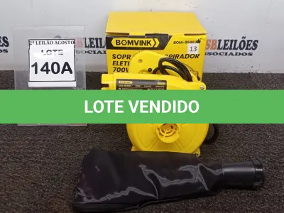 LOTE 140 - 01 SOPRADOR  E ASPIRADOR ELÉTRICO 220V 700W 13600RPM (NO ESTADO) ATENÇÃO! FAZER A VISITAÇÃO ANTES DE ARREMATAR, NÃO SABEMOS SE FUNCIONA. LEILÃO NÃO TEM GARANTIA E NEM DEVOLUÇÃO, SUJEITO A POSSÍVEIS AVARIAS VISÍVEIS/OCULTAS E/OU AUSÊNCIA DE COMPONENTES.