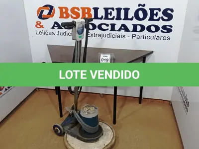 LOTE 019 - 01 ENCERADEIRA INDUSTRIAL. (NO ESTADO) ATENÇÃO! FAZER A VISITAÇÃO ANTES DE ARREMATAR, NÃO SABEMOS SE FUNCIONA. LEILÃO NÃO TEM GARANTIA E NEM DEVOLUÇÃO, SUJEITO A POSSÍVEIS AVARIAS VISÍVEIS/OCULTAS E/OU AUSÊNCIA DE COMPONENTES.