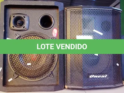 LOTE 091 - 02 CAIXAS DE SOM. (NO ESTADO) ATENÇÃO! FAZER A VISITAÇÃO ANTES DE ARREMATAR, NÃO SABEMOS SE FUNCIONA, LEILÃO NÃO TEM GARANTIA E NEM DEVOLUÇÃO, SUJEITO A POSSÍVEIS AVARIAS VISÍVEIS/OCULTAS E/OU AUSÊNCIA DE COMPONENTES.