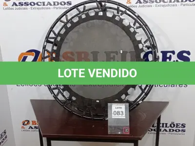 LOTE 083 - 01 MINI CAMA ELÁSTICA. (NO ESTADO) ATENÇÃO! FAZER A VISITAÇÃO ANTES DE ARREMATAR, NÃO SABEMOS SE FUNCIONA, LEILÃO NÃO TEM GARANTIA E NEM DEVOLUÇÃO, SUJEITO A POSSÍVEIS AVARIAS VISÍVEIS/OCULTAS E/OU AUSÊNCIA DE COMPONENTES.