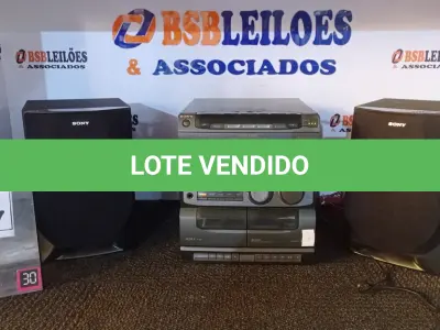 LOTE 067 - 01 APARELHO DE SOM COM 02 CAIXAS MARCA SONY. (NO ESTADO) ATENÇÃO! FAZER A VISITAÇÃO ANTES DE ARREMATAR, NÃO SABEMOS SE FUNCIONA, LEILÃO NÃO TEM GARANTIA E NEM DEVOLUÇÃO, SUJEITO A POSSÍVEIS AVARIAS VISÍVEIS/OCULTAS E/OU AUSÊNCIA DE COMPONENTES.