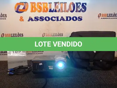 LOTE 189 - 01 PROJETOR BENQ COM CABOS E MALETA. (NO ESTADO) ATENÇÃO! FAZER A VISITAÇÃO ANTES DE ARREMATAR, NÃO SABEMOS SE FUNCIONA, LEILÃO NÃO TEM GARANTIA E NEM DEVOLUÇÃO, SUJEITO A POSSÍVEIS AVARIAS VISÍVEIS/OCULTAS E/OU AUSÊNCIA DE COMPONENTES.