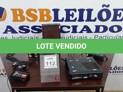 LOTE 112 - 01 XBOX 360, 01 PLACA LUMINOSA, 02 RÁDIOS COMUNICADORES 02MICROFONES PTT. (NO ESTADO) ATENÇÃO! FAZER A VISITAÇÃO ANTES DE ARREMATAR, NÃO SABEMOS SE FUNCIONA, LEILÃO NÃO TEM GARANTIA E NEM DEVOLUÇÃO, SUJEITO A POSSÍVEIS AVARIAS VISÍVEIS/OCULTAS E/OU AUSÊNCIA DE COMPONENTES.