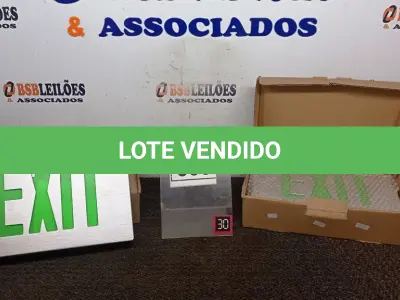 LOTE 003 - 02 PLACAS LUMINOSAS EXIT. (NO ESTADO) ATENÇÃO! FAZER A VISITAÇÃO ANTES DE ARREMATAR, NÃO SABEMOS SE FUNCIONA, LEILÃO NÃO TEM GARANTIA E NEM DEVOLUÇÃO, SUJEITO A POSSÍVEIS AVARIAS VISÍVEIS/OCULTAS E/OU AUSÊNCIA DE COMPONENTES.