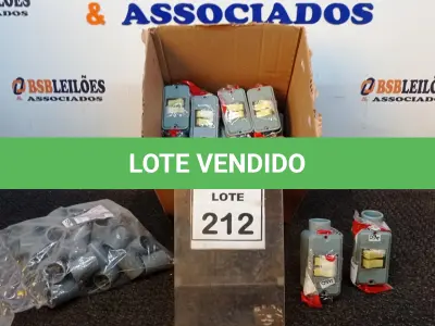 LOTE 212 - 01 LOTE COM GRANDE QUANTIDADE DE INTERRUPTORES E ACESSÓRIO. (NO ESTADO) ATENÇÃO! FAZER A VISITAÇÃO ANTES DE ARREMATAR, NÃO SABEMOS SE FUNCIONA, LEILÃO NÃO TEM GARANTIA E NEM DEVOLUÇÃO, SUJEITO A POSSÍVEIS AVARIAS VISÍVEIS/OCULTAS E/OU AUSÊNCIA DE COMPONENTES.
