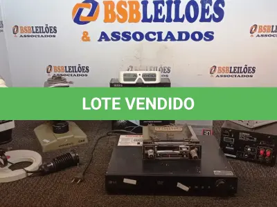 LOTE 058 - 01 APARELHO DE DVD, 01 CD RECEIVER MARCA YAMAHA, 01 RECEPTOR DE TV, 01 RADIO DE CARRO, 01 ÓCULOS 3D, 01 PROJETOR DE LUZES LED E 02 MICROSCÓPIOS INCOMPLETOS. (NO ESTADO) ATENÇÃO! FAZER A VISITAÇÃO ANTES DE ARREMATAR, NÃO SABEMOS SE FUNCIONA, LEILÃO NÃO TEM GARANTIA E NEM DEVOLUÇÃO, SUJEITO A POSSÍVEIS AVARIAS VISÍVEIS/OCULTAS E/OU AUSÊNCIA DE COMPONENTES.