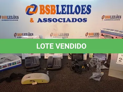 LOTE 210 - 04 MICROFONES PARA SEMINÁRIO, 02 GPS E 02 APARELHOS DE TELEFONE COM FIO. (NO ESTADO) ATENÇÃO! FAZER A VISITAÇÃO ANTES DE ARREMATAR, NÃO SABEMOS SE FUNCIONA, LEILÃO NÃO TEM GARANTIA E NEM DEVOLUÇÃO, SUJEITO A POSSÍVEIS AVARIAS VISÍVEIS/OCULTAS E/OU AUSÊNCIA DE COMPONENTES.