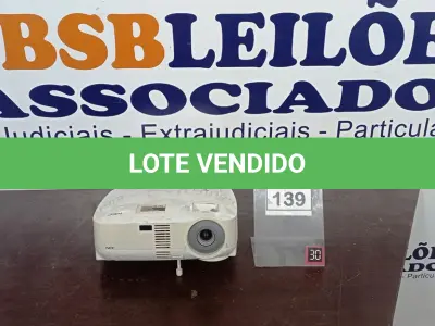 LOTE 139 - 02 PROJETORES MARCA NEC. (NO ESTADO) ATENÇÃO! FAZER A VISITAÇÃO ANTES DE ARREMATAR, NÃO SABEMOS SE FUNCIONA. LEILÃO NÃO TEM GARANTIA E NEM DEVOLUÇÃO, SUJEITO A POSSÍVEIS AVARIAS VISÍVEIS/OCULTAS E/OU AUSÊNCIA DE COMPONENTES.