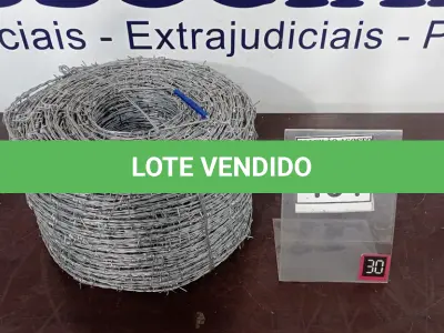 LOTE 134 - 01 ROLO DE ARAME FARPADO COM 500M. (NO ESTADO) ATENÇÃO! FAZER A VISITAÇÃO ANTES DE ARREMATAR, NÃO SABEMOS SE FUNCIONA, LEILÃO NÃO TEM GARANTIA E NEM DEVOLUÇÃO, SUJEITO A POSSÍVEIS AVARIAS VISÍVEIS/OCULTAS E/OU AUSÊNCIA DE COMPONENTES.