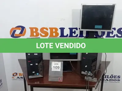 LOTE 109 - 02 CPU MARCA LENOVO E 02 MONITORES MARCA LG. (NO ESTADO) ATENÇÃO! FAZER A VISITAÇÃO ANTES DE ARREMATAR, NÃO SABEMOS SE FUNCIONA, LEILÃO NÃO TEM GARANTIA E NEM DEVOLUÇÃO, SUJEITO A POSSÍVEIS AVARIAS VISÍVEIS/OCULTAS E/OU AUSÊNCIA DE COMPONENTES.