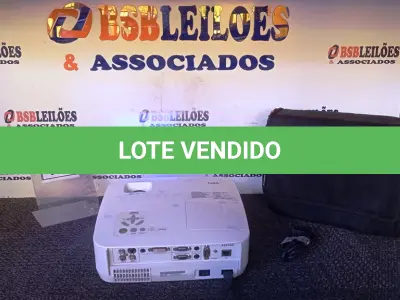 LOTE 192 - 01 PROJETOR NEC COM CABOS E MALETA. (NO ESTADO) ATENÇÃO! FAZER A VISITAÇÃO ANTES DE ARREMATAR, NÃO SABEMOS SE FUNCIONA, LEILÃO NÃO TEM GARANTIA E NEM DEVOLUÇÃO, SUJEITO A POSSÍVEIS AVARIAS VISÍVEIS/OCULTAS E/OU AUSÊNCIA DE COMPONENTES.