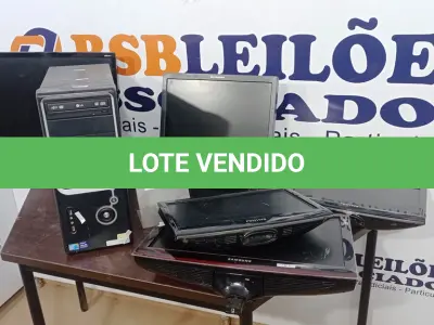 LOTE 061 - 05 MONITORES DE MARCAS E MODELOS DIVERSOS E 01 CPU. (NO ESTADO) ATENÇÃO! FAZER A VISITAÇÃO ANTES DE ARREMATAR, NÃO SABEMOS SE FUNCIONA, LEILÃO NÃO TEM GARANTIA E NEM DEVOLUÇÃO, SUJEITO A POSSÍVEIS AVARIAS VISÍVEIS/OCULTAS E/OU AUSÊNCIA DE COMPONENTES.